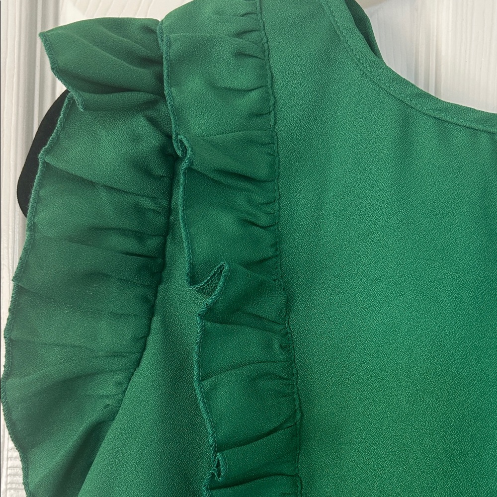 Women's Green‎ Ruffle Top - Picture 3 of 6